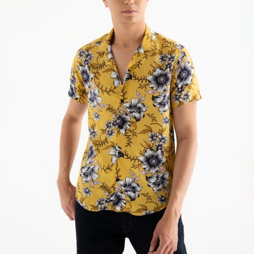 Urban Outfitters Wandering Rose Rayon Short Sleeve Button Front Shirt Size MED